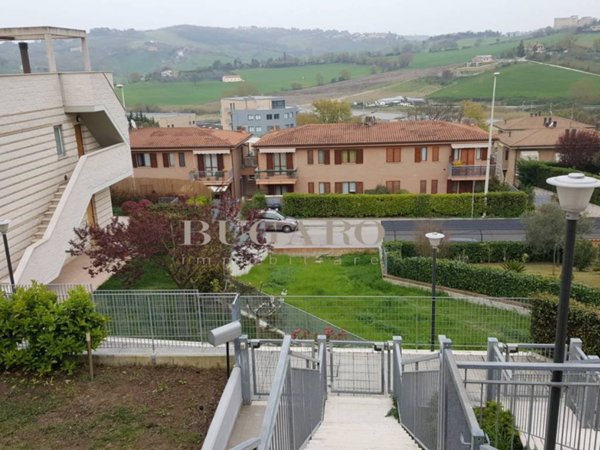 appartamento in vendita ad Ancona in zona Varano