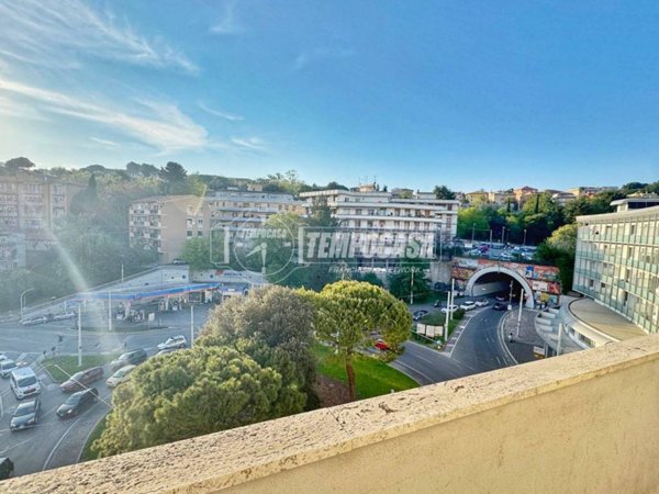 appartamento in vendita ad Ancona in zona Vallemiano