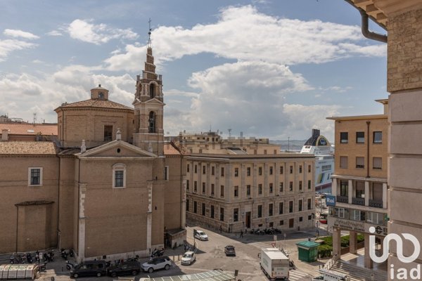 appartamento in vendita ad Ancona in zona Centro Storico
