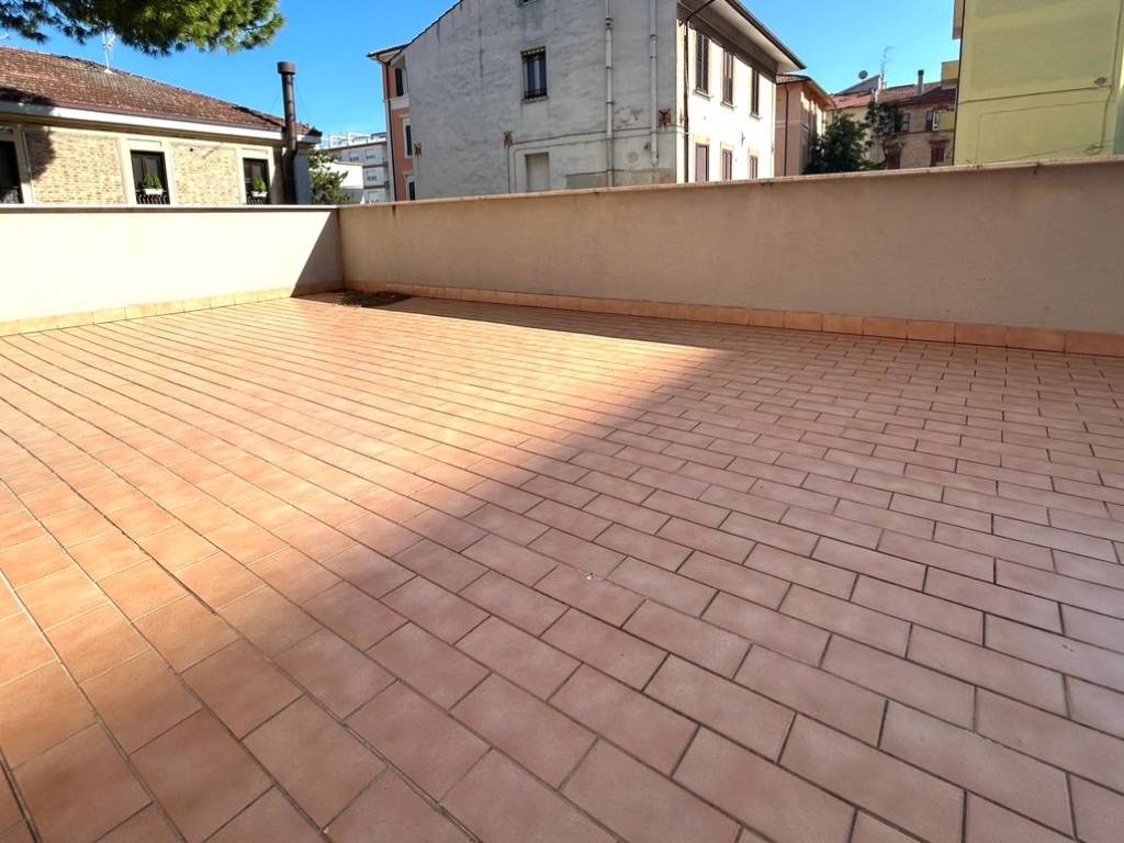 appartamento in vendita ad Ancona in zona Adriatico