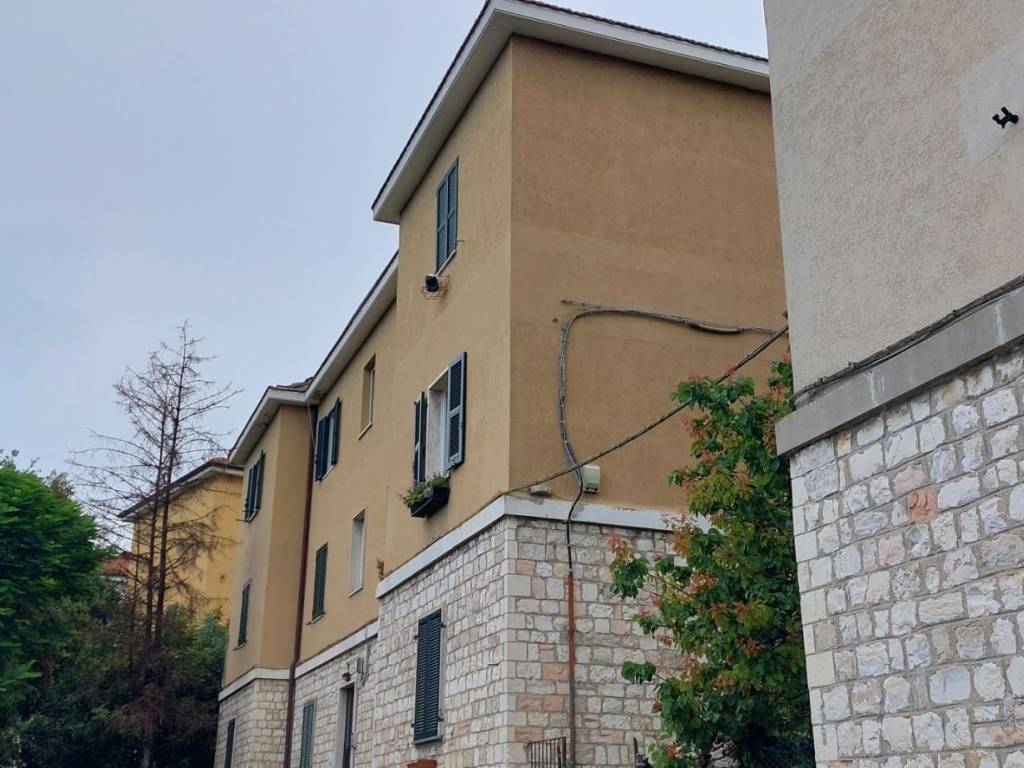appartamento in vendita ad Ancona in zona Piano San Lazzaro