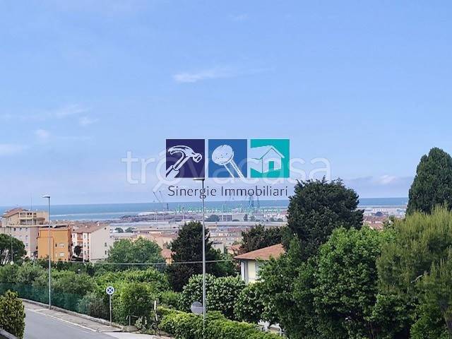 appartamento in vendita ad Ancona in zona Piano San Lazzaro