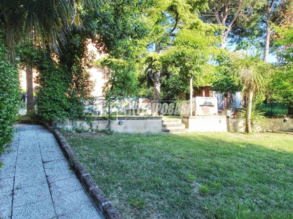 appartamento in vendita ad Ancona in zona Torrette