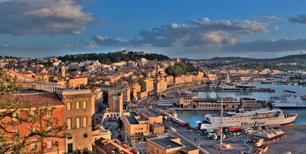 appartamento in vendita ad Ancona in zona Adriatico