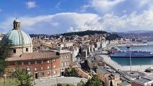 appartamento in vendita ad Ancona in zona Piano San Lazzaro