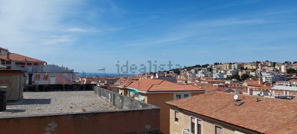 appartamento in vendita ad Ancona in zona Adriatico
