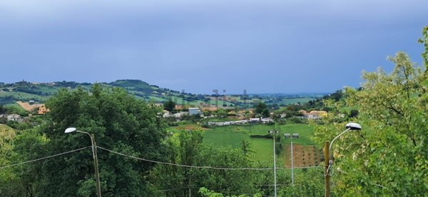 casa indipendente in vendita ad Ancona in zona Piano San Lazzaro