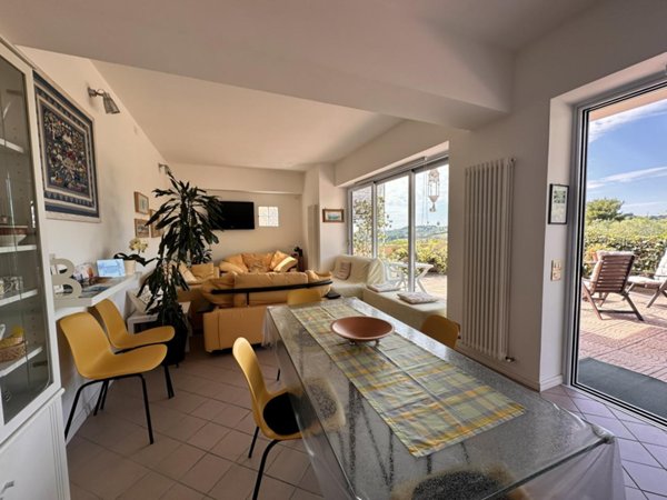 casa indipendente in vendita ad Ancona in zona Piano San Lazzaro