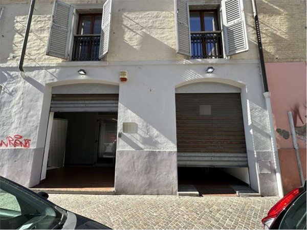 ufficio in vendita ad Ancona in zona Centro Storico