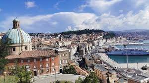 appartamento in vendita ad Ancona in zona Piano San Lazzaro