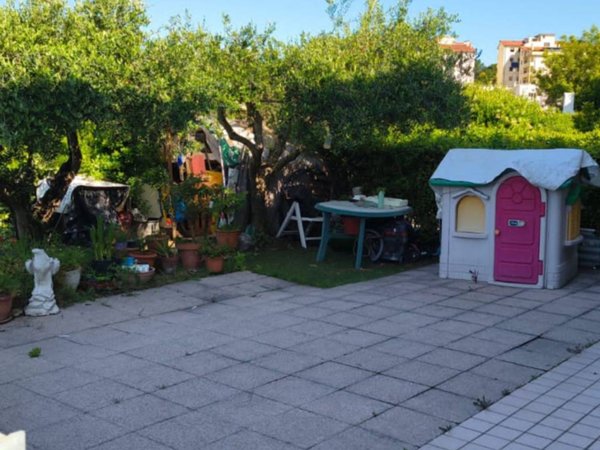appartamento in vendita ad Ancona in zona Piano San Lazzaro