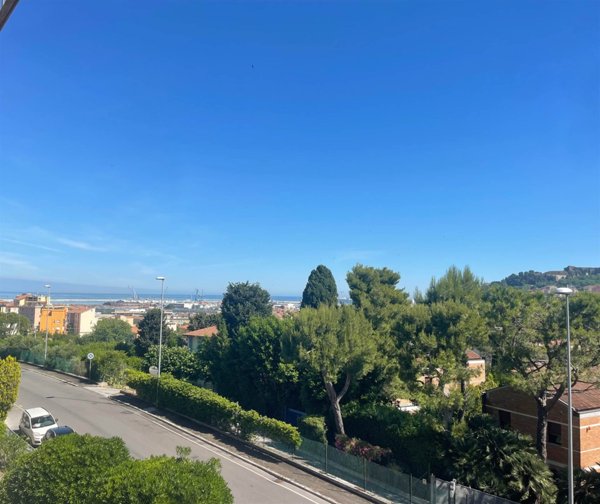appartamento in vendita ad Ancona in zona Posatora