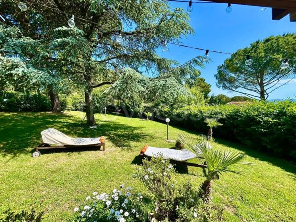 casa indipendente in vendita ad Ancona