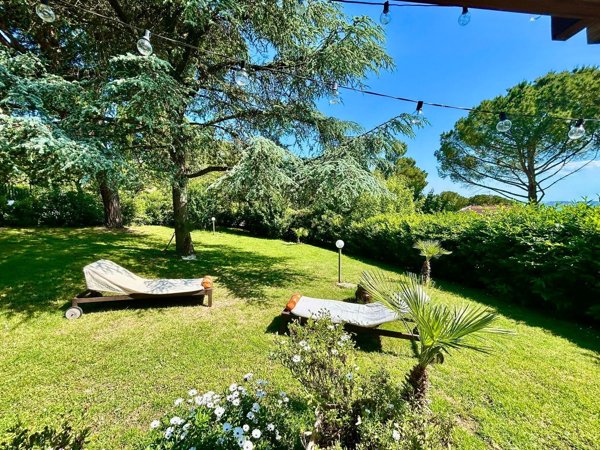 casa indipendente in vendita ad Ancona