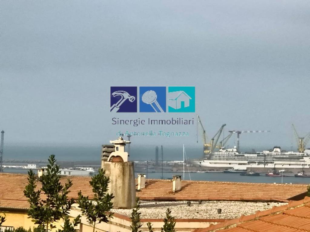 appartamento in vendita ad Ancona in zona Scrima