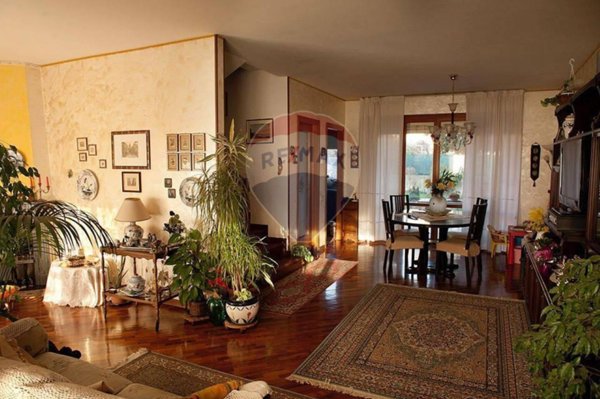 casa indipendente in vendita ad Ancona in zona Piano San Lazzaro