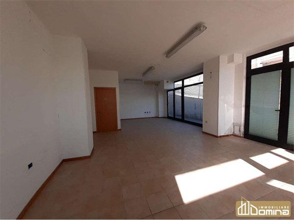 ufficio in vendita ad Ancona in zona Montedago
