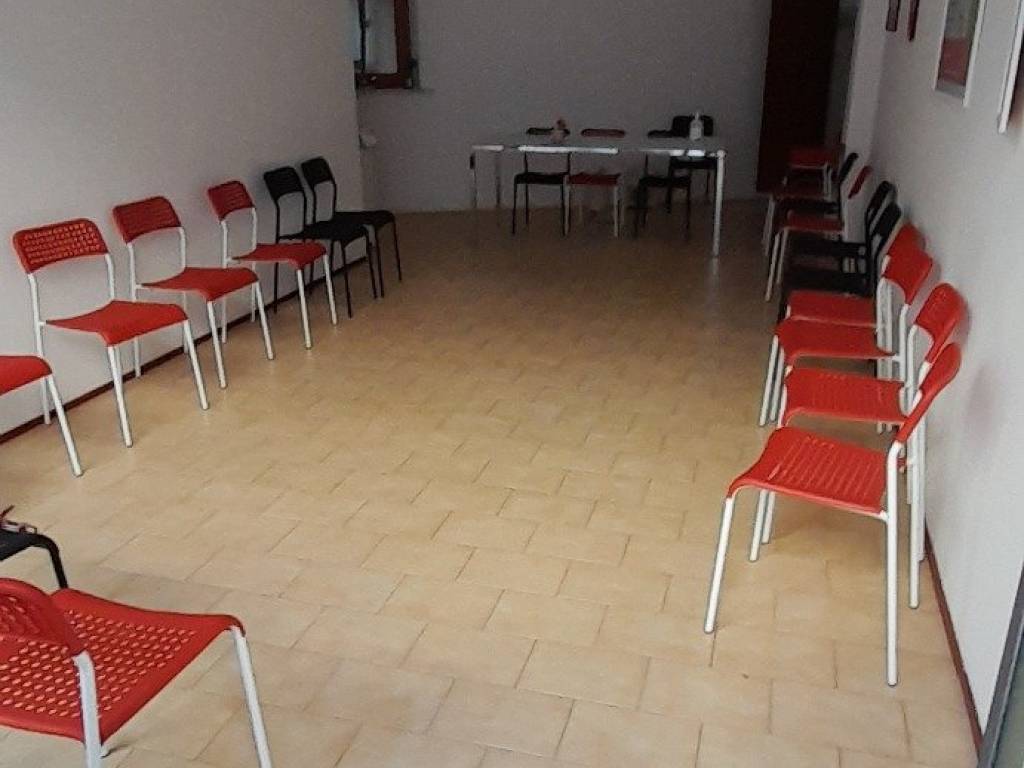 ufficio in vendita ad Ancona in zona Piano San Lazzaro