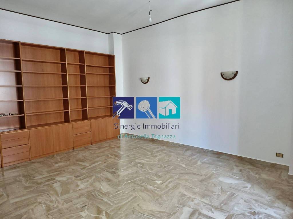 appartamento in vendita ad Ancona in zona Adriatico