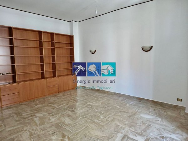 appartamento in vendita ad Ancona in zona Adriatico