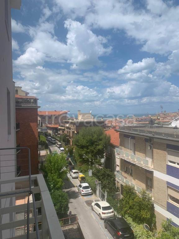 appartamento in vendita ad Ancona in zona Adriatico