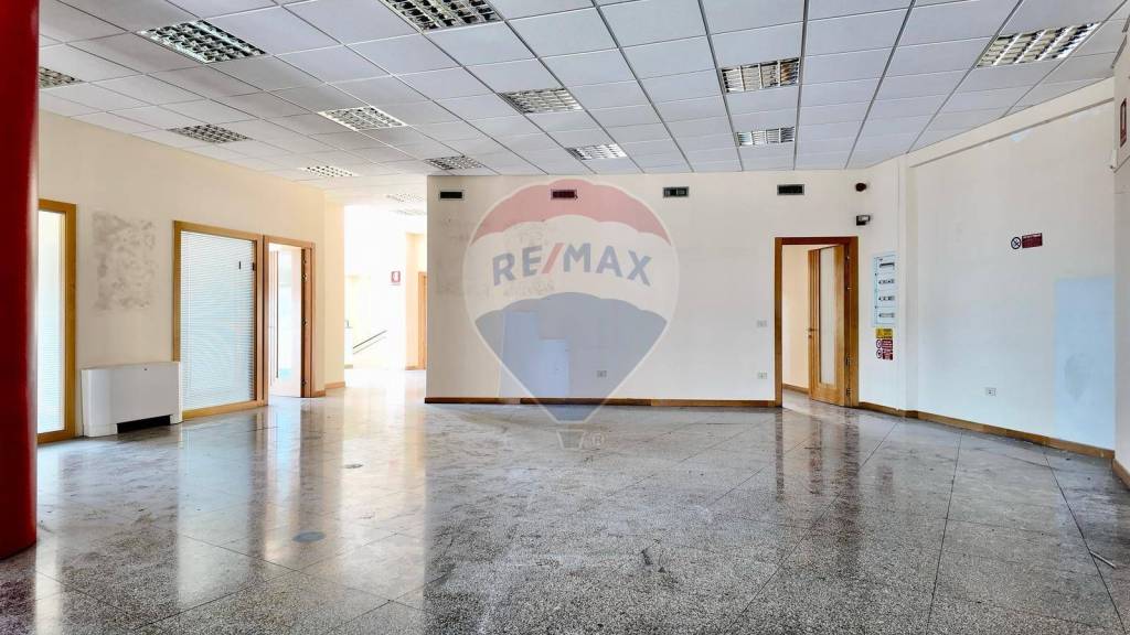 ufficio in vendita ad Ancona in zona Centro Storico