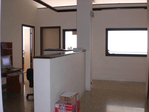 locale commerciale in vendita ad Ancona in zona Palombare