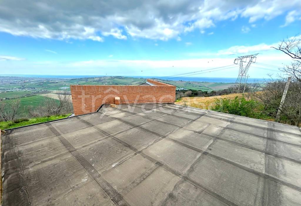 casa indipendente in vendita ad Ancona in zona Casette Di Paterno