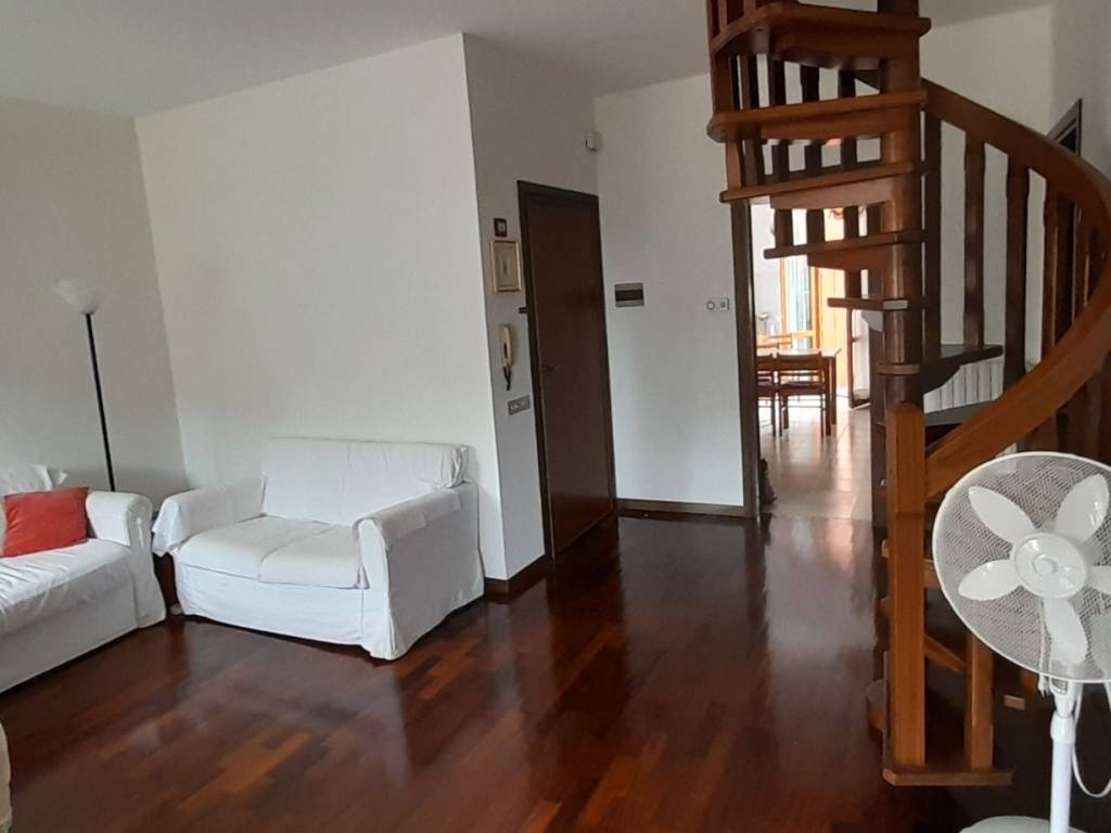 appartamento in vendita ad Ancona in zona Piano San Lazzaro