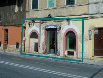 negozio in vendita ad Ancona in zona Piano San Lazzaro