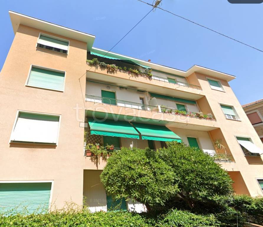 appartamento in vendita ad Ancona in zona Adriatico