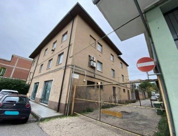 negozio in vendita ad Ancona in zona Piano San Lazzaro