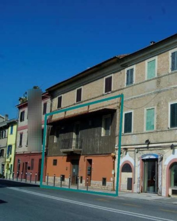 negozio in vendita ad Ancona in zona Piano San Lazzaro