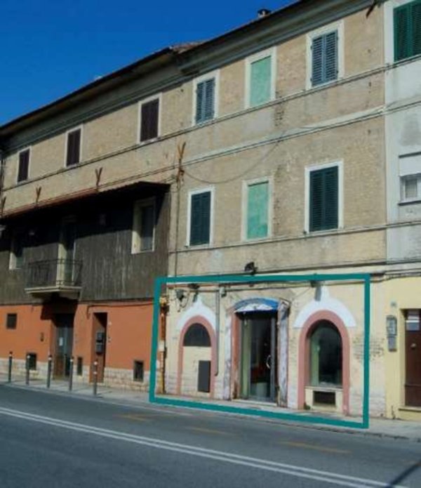 negozio in vendita ad Ancona in zona Piano San Lazzaro