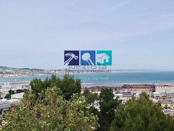 appartamento in vendita ad Ancona in zona Piano San Lazzaro