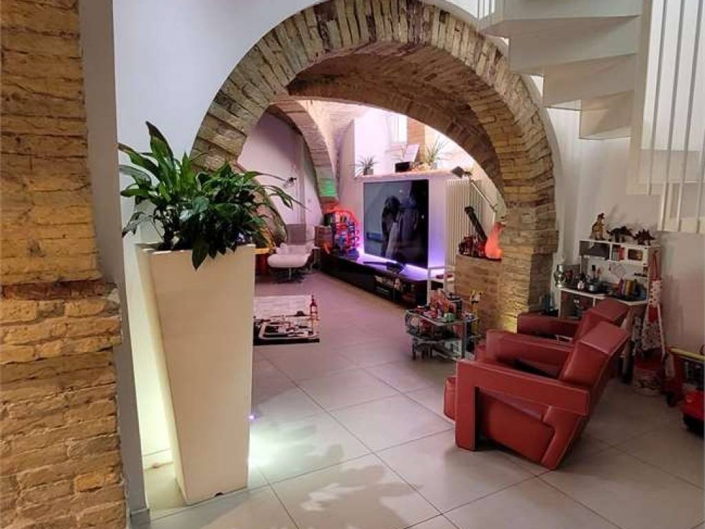 appartamento in vendita ad Ancona in zona Piano San Lazzaro