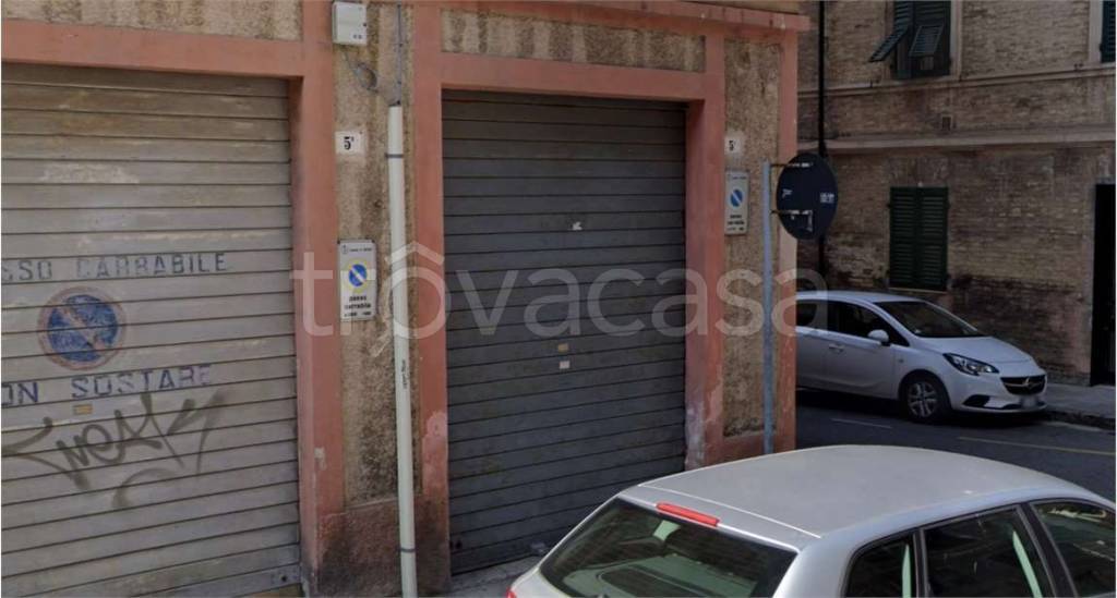 locale di sgombero in vendita ad Ancona in zona Centro Storico