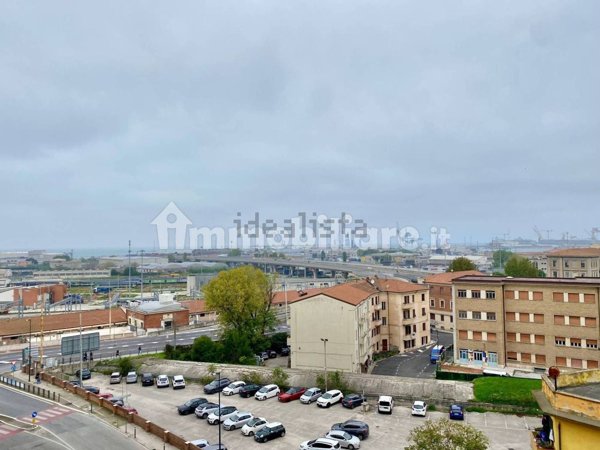 appartamento in vendita ad Ancona in zona Montirozzo