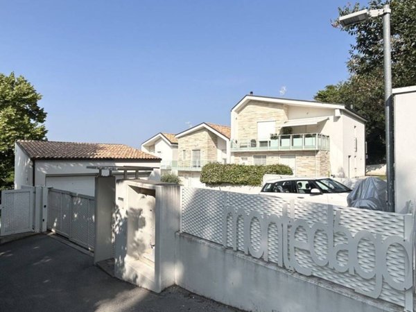 appartamento in vendita ad Ancona in zona Montedago