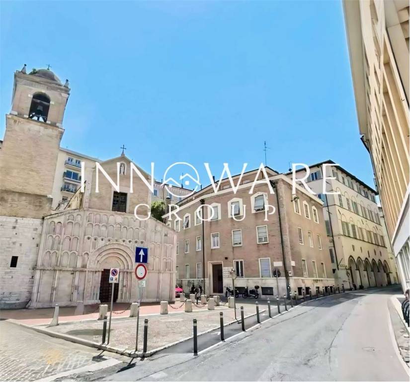 appartamento in vendita ad Ancona in zona Centro Storico