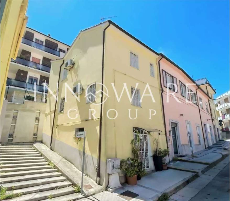 appartamento in vendita ad Ancona in zona Pinocchio