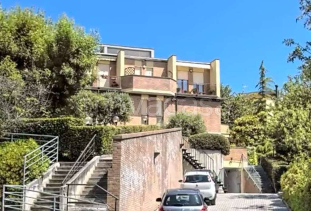 casa indipendente in vendita ad Ancona in zona Piano San Lazzaro