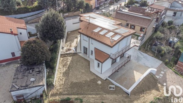 appartamento in vendita ad Ancona in zona Gallignano