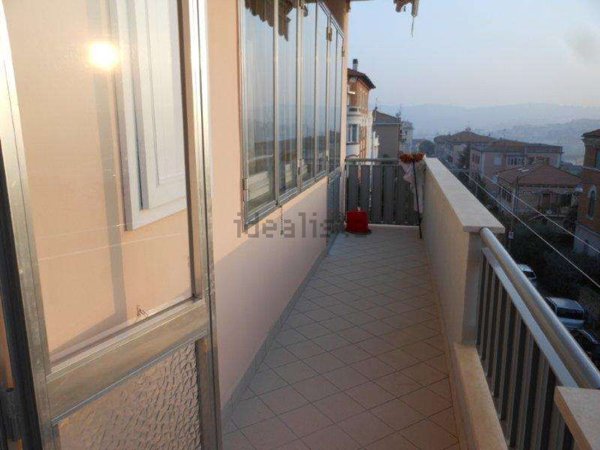 appartamento in vendita ad Ancona in zona Montirozzo