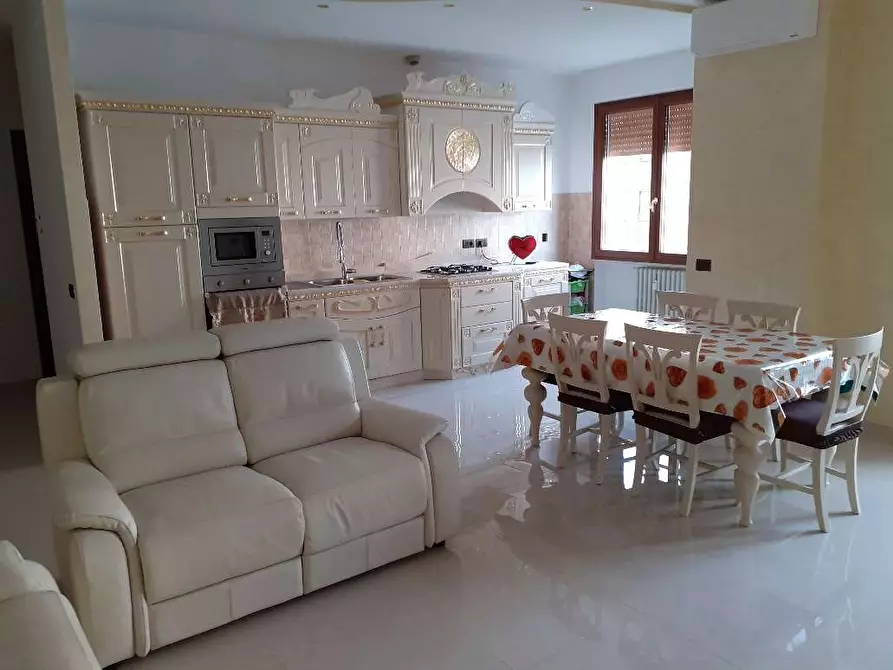 appartamento in vendita ad Ancona in zona Piano San Lazzaro