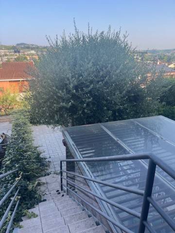 casa indipendente in vendita ad Ancona in zona Piano San Lazzaro