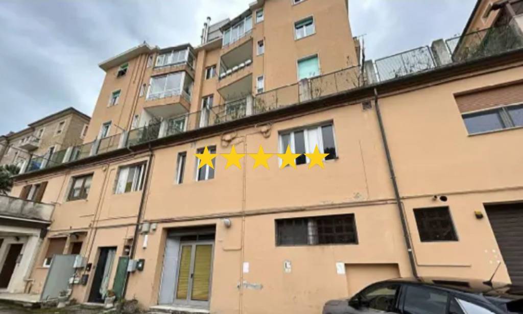 appartamento in vendita ad Ancona in zona Adriatico