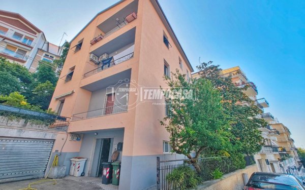 appartamento in vendita ad Ancona in zona Passetto