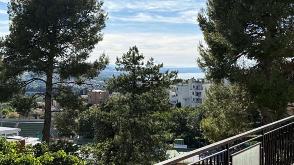 appartamento in vendita ad Ancona in zona Pietra La Croce