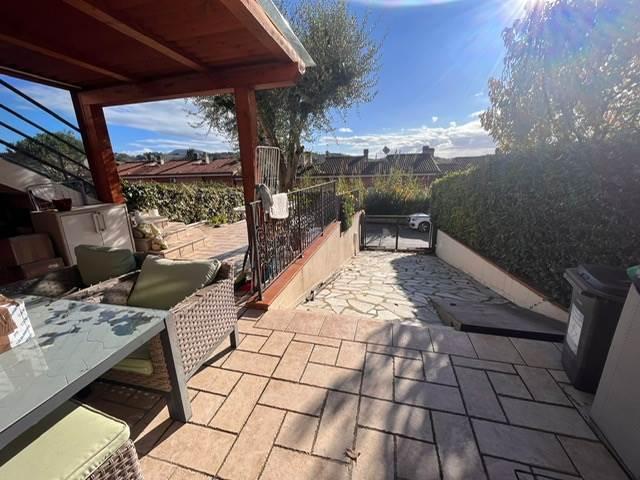 casa indipendente in vendita ad Ancona in zona Piano San Lazzaro